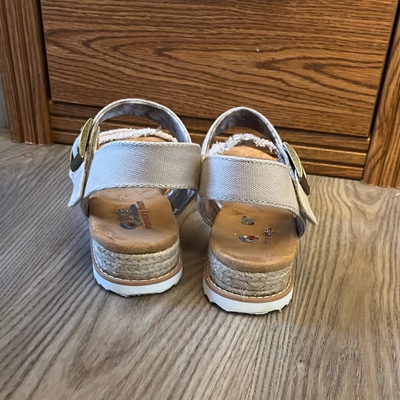 Bob from Skechers Memory Foam Canvas Sandals Velcro Ankle Straps - Picture 6 of 8